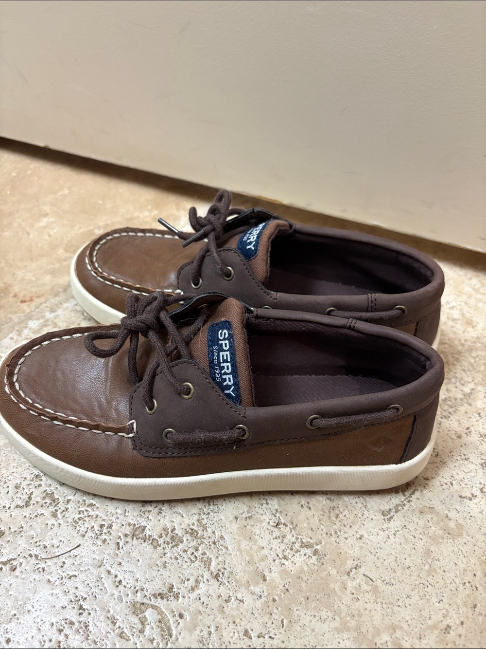 Boys Sperry shoes size 3.5, Like new